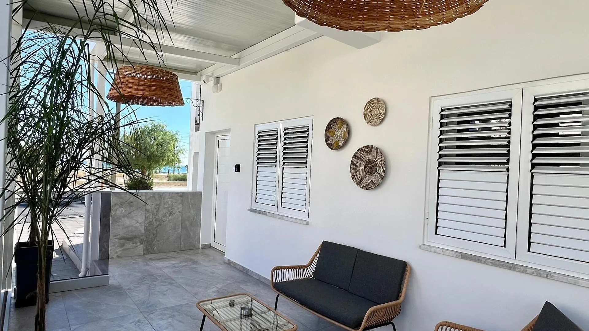 Fatcow Beach Apartment Ларнака