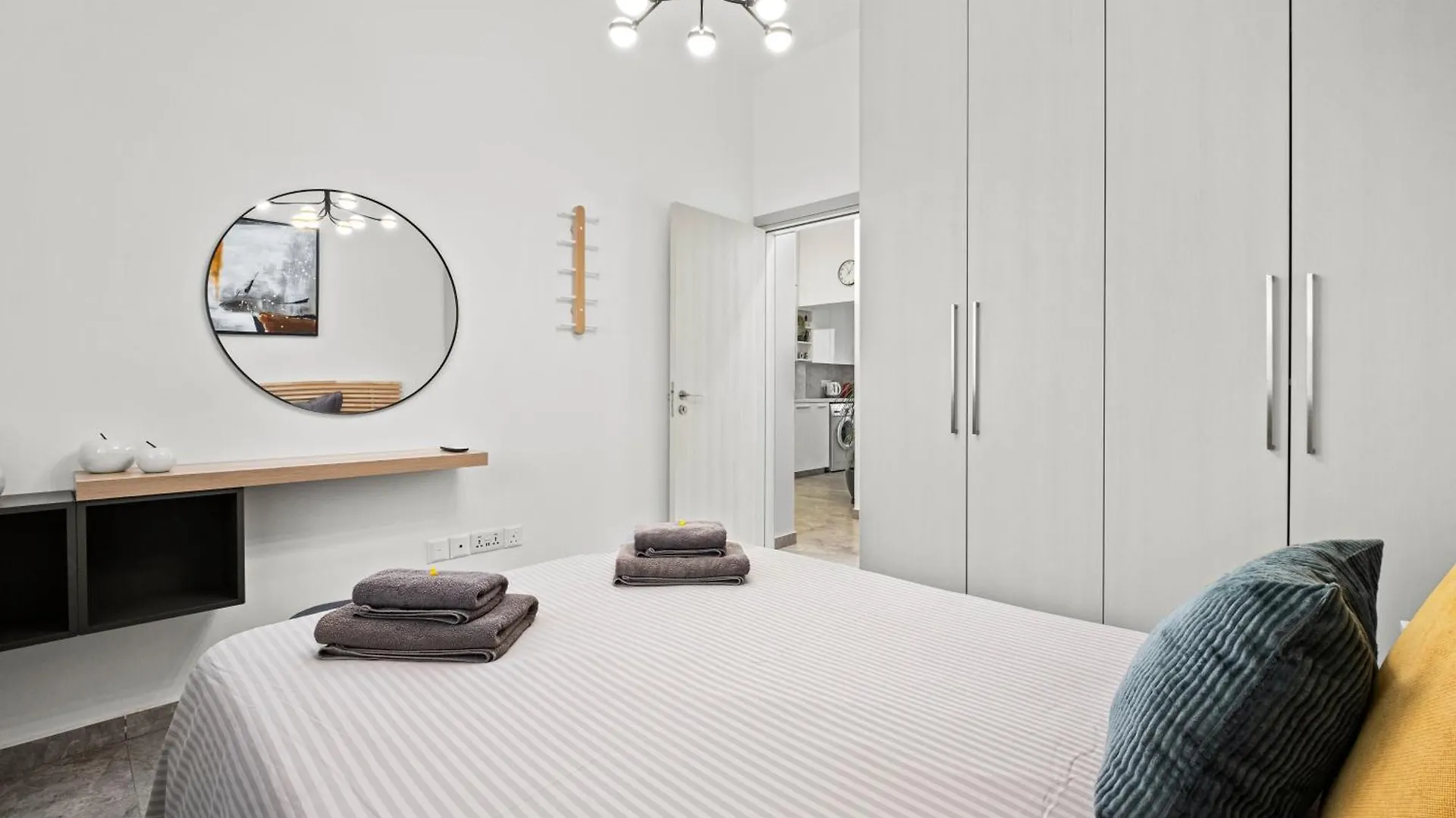 Fatcow Beach Apartment Ларнака