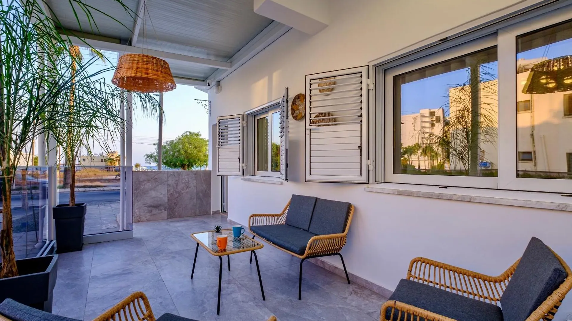 Fatcow Beach Apartment Ларнака