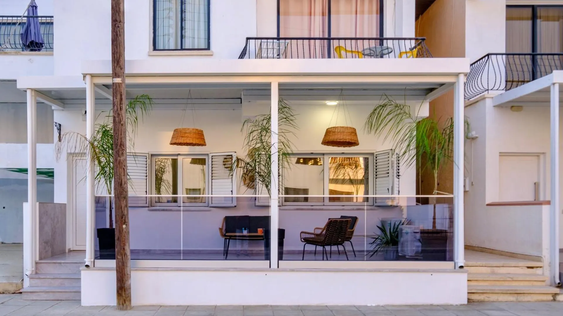 Fatcow Beach Apartment Ларнака